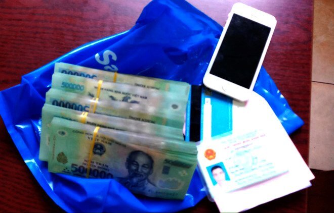 Giao chìa khóa cho hàng xóm, bị trộm mất 250 triệu đồng