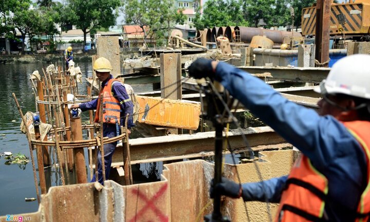 Dự án chống ngập 10.000 tỷ đồng ở TP.HCM đang 'mắc cạn' thế nào?
