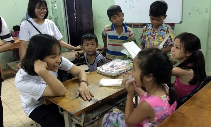 Lớp học đặc biệt của những đứa trẻ không được tới trường