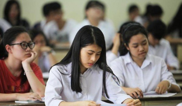 Chấm thi môn Văn THPT Quốc gia ở TP.HCM: Một số thí sinh làm thơ trong bài thi