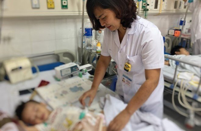 Bé trai thủng 50 lỗ ở ruột vì nhiễm ấu trùng giun từ chó mèo