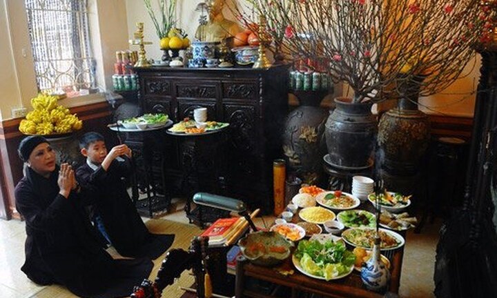 Bài văn khấn cúng mùng 1 Tết Mậu Tuất 2018 chuẩn nhất