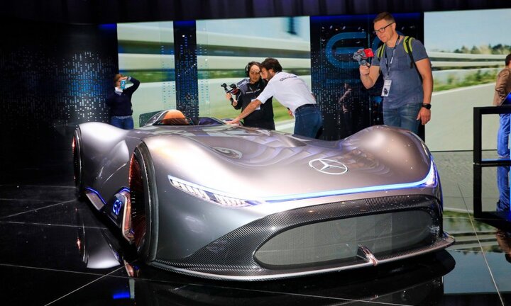 'Mũi tên bạc' Mercedes Vision EQ đẹp mãn nhãn tại Paris Motor Show 2018