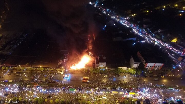 Video, Ảnh: Hiện trường vụ cháy khủng khiếp chợ Gạo, Hưng Yên