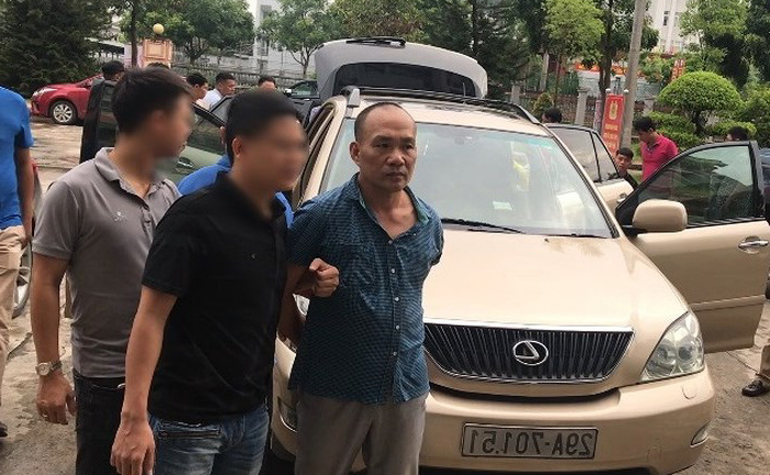 Khởi tố tổng giám đốc công ty bất động sản lái xe Lexus của vợ đi trộm tài sản