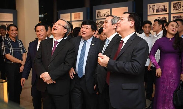 Nhiều lãnh đạo Đảng, Nhà nước tham dự chương trình 'Muôn vàn tình thương yêu'