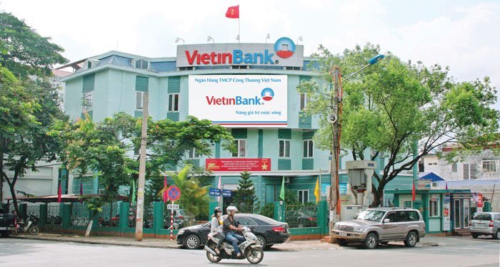 Nam thanh niên nghi ngáo đá khống chế nhân viên ngân hàng cướp 7 triệu đồng ở Lào Cai