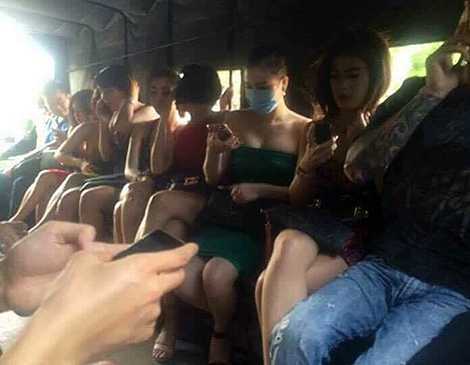 Đột kích tụ điểm ăn chơi bậc nhất đất Cảng: 105 ‘dân chơi’ sử dụng ma túy