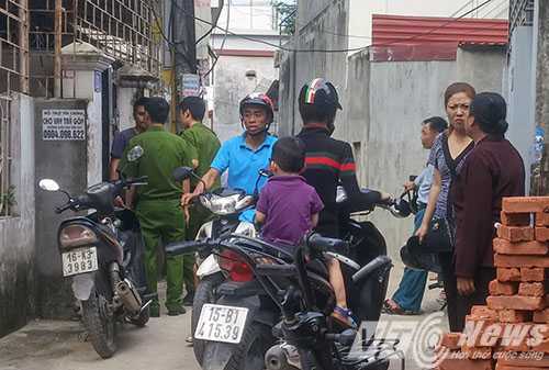 Người phụ nữ nằm gục bên vũng máu sau tiếng kêu thất thanh