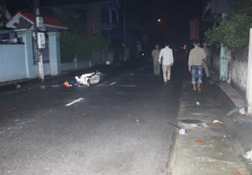 5 thanh niên quây đánh chết kẻ trộm chó