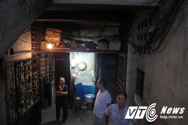 Khu nhà ‘bị bỏ rơi’ giữa lòng đất Cảng: Chủ tịch phường nói 'hỏi thành phố, phường chịu'