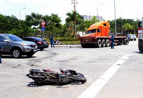 ‘Hung thần’ đất Cảng va chạm với xe môtô khiến đôi nam nữ chết thảm