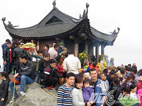 Quảng Ninh sắp tái thu phí tham quan danh thắng non thiêng Yên Tử