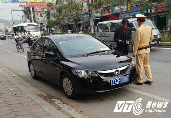 Quảng Ninh xử lý hàng loạt xe biển xanh thanh lý 'nhởn nhơ' trên đường