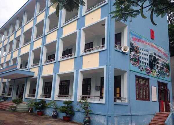 Rơi từ tầng 4 xuống đất, một học sinh lớp 6 thiệt mạng