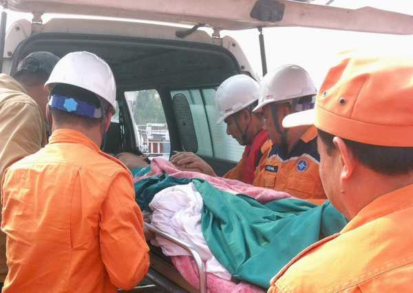 Điều tàu cứu thuyền viên gặp nạn ở gần đảo Bạch Long Vĩ