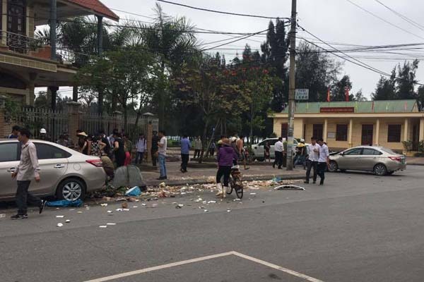 'Xe điên’ tông bay nữ công nhân trên phố Quảng Ninh