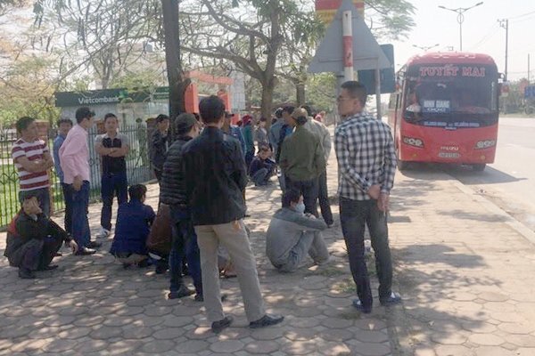 Xe ô tô 29 chỗ ‘nhồi nhét’ 82 hành khách ở Quảng Ninh