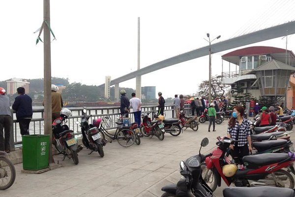Mâu thuẫn vợ chồng, nam thanh niên nhảy cầu Bãi Cháy tự tử