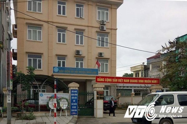 Nữ phó giám đốc Bảo hiểm xã hội treo cổ tự tử tại nhà