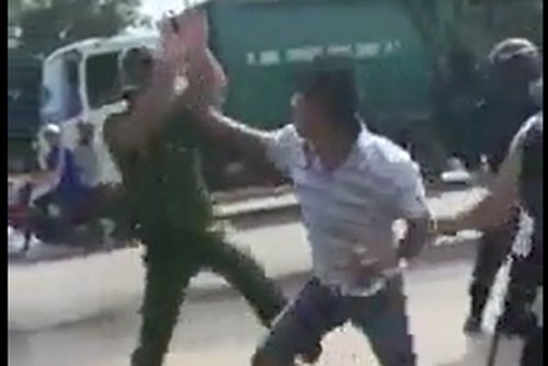 Hai cảnh sát bị đánh ở Quảng Ninh chỉ đỡ đòn rồi rút lui