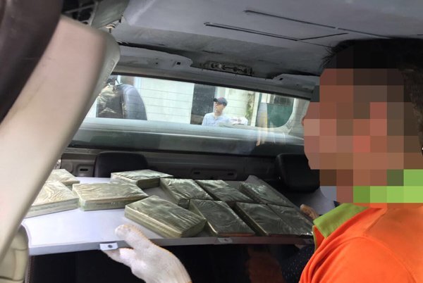 Khám trần xe của trùm ma túy xuyên quốc gia, thu giữ thêm 32 bánh heroin