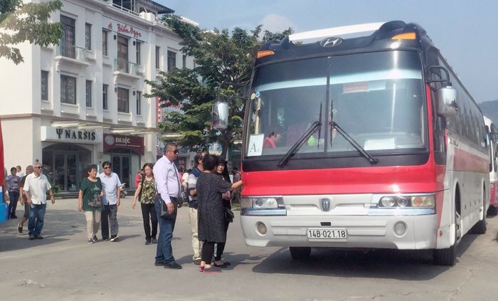 'Tuýt còi’ 12 cửa hàng phục vụ khách du lịch Trung Quốc