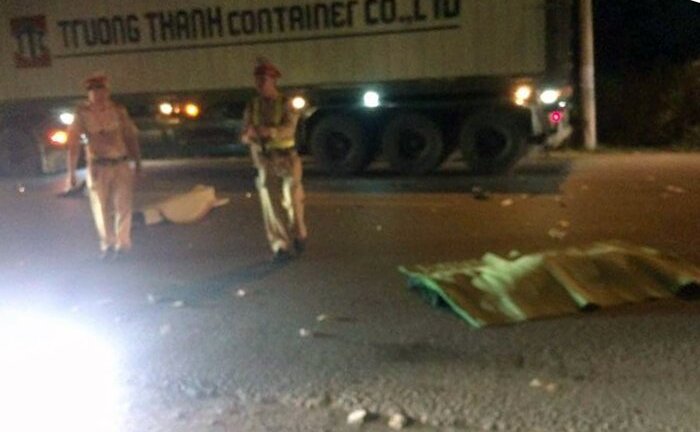 Xe máy đối đầu xe khách, 2 nam thanh niên chết tại chỗ