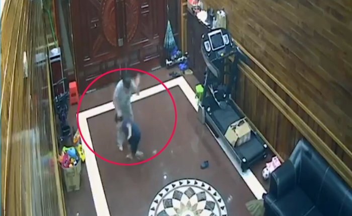 Giúp việc tát, đánh trẻ dã man bằng cán chổi ở Móng Cái: Người tung clip lên tiếng