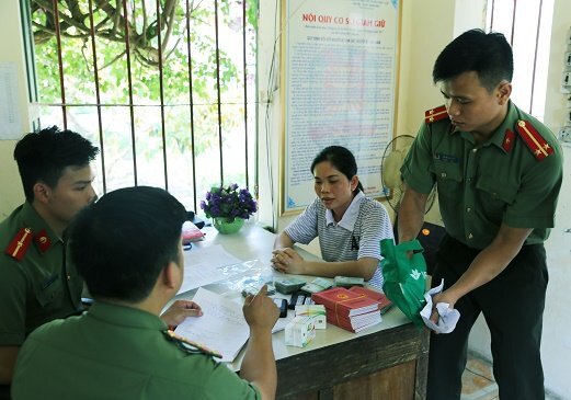 Đánh sập đường dây làm giả hồ sơ vay vốn, chiếm đoạt hàng tỷ đồng