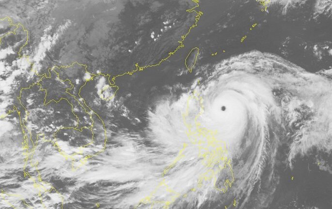 Quảng Ninh đốc thúc cán bộ xuống cơ sở phòng chống siêu bão Mangkhut