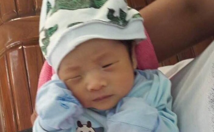 Bé sơ sinh bị bỏ rơi trước cổng nhà dân ở Quảng Ninh