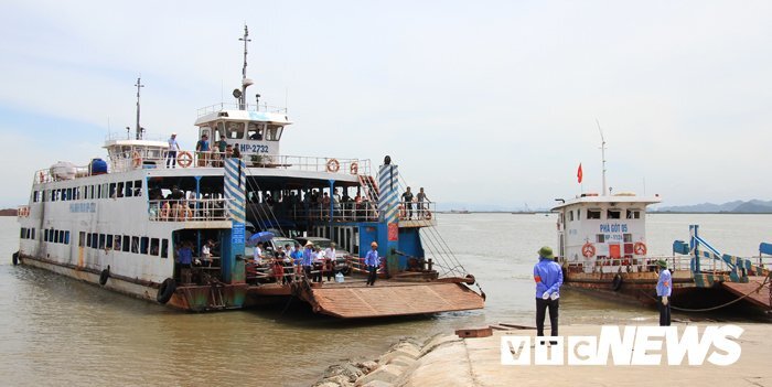 Đòi tiền bồi dưỡng qua phà của tài xế xe khách, 4 cán bộ, nhân viên bị kỷ luật