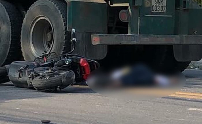 Va chạm với xe đầu kéo, hai nữ sinh ở Thái Bình thương vong