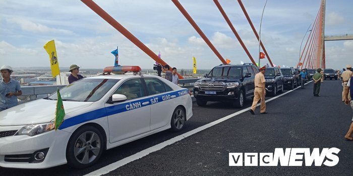 Nghi vấn mặt cầu Bạch Đằng vừa thông xe đã lún võng: Bộ GTVT yêu cầu kiểm tra