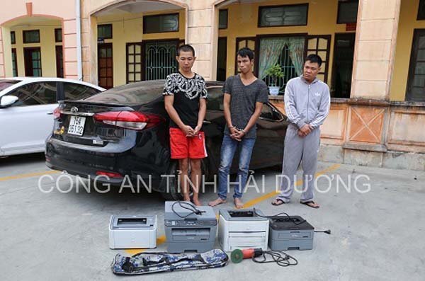 Bắt khẩn cấp 3 nghi phạm đột nhập công ty, trói bảo vệ, cướp tài sản ở Hải Dương
