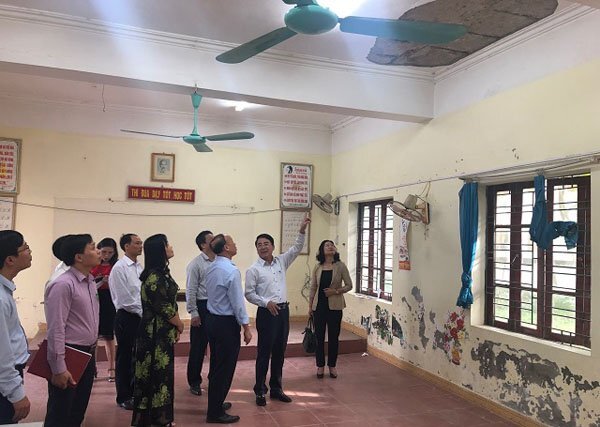 Vữa trần rơi, ba học sinh lớp 1 nhập viện: Phó Chủ tịch UBND TP Hải Phòng kiểm tra, chỉ đạo ‘nóng’