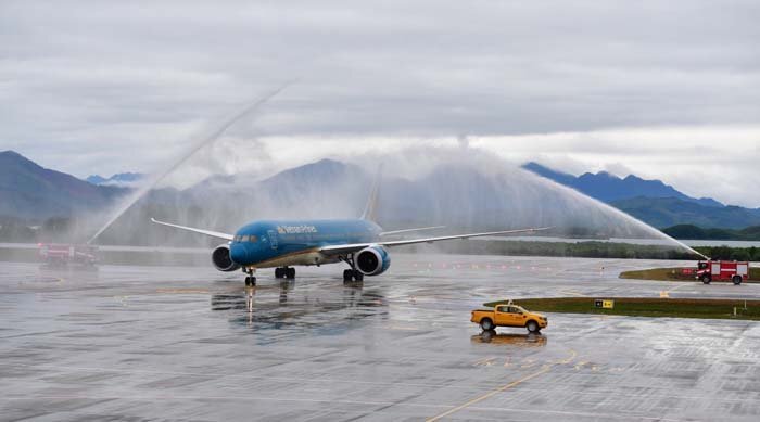 Vietnam Airlines khai trương đường bay TP.HCM - Vân Đồn