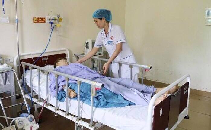 Thanh niên Quảng Ninh đâm bạn gái nhiều nhát dao rồi tự tử bất thành