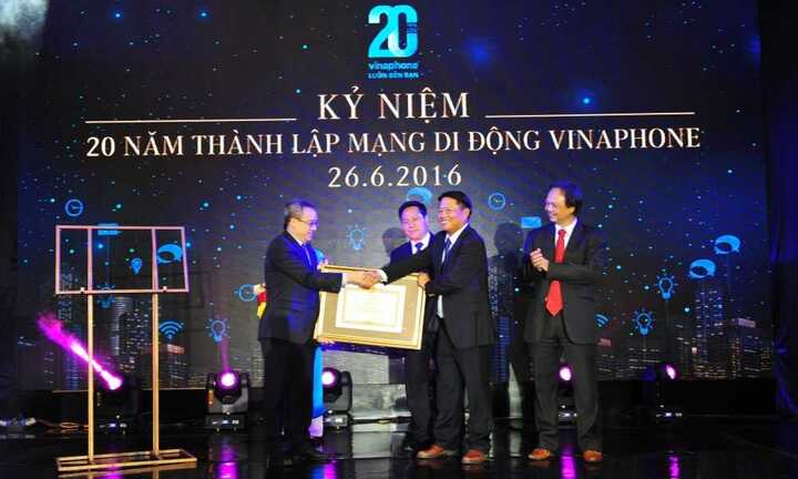 Mạng di động đầu tiên của người Việt kỷ niệm 20 năm thành lập