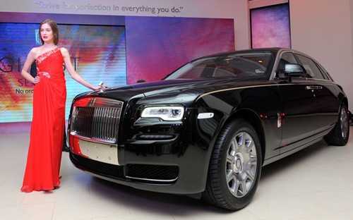 Siêu xe dồn dập đổ về Việt Nam