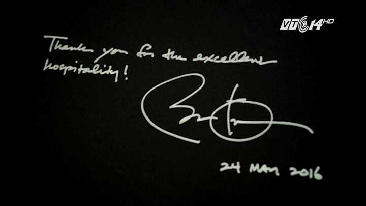 Clip: Ông Obama viết gì trước khi rời khách sạn tại Hà Nội?