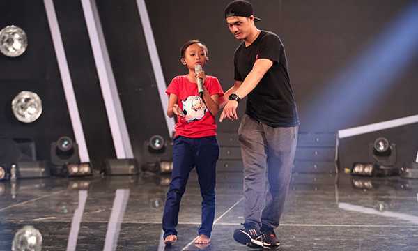 Trực tiếp Vietnam Idol Kids Vòng liveshow 2: Hồ Văn Cường chưa bao giờ mang giày