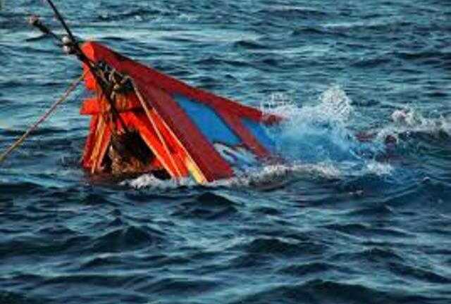 Tàu chìm không rõ nguyên nhân, hai ngư dân mất tích
