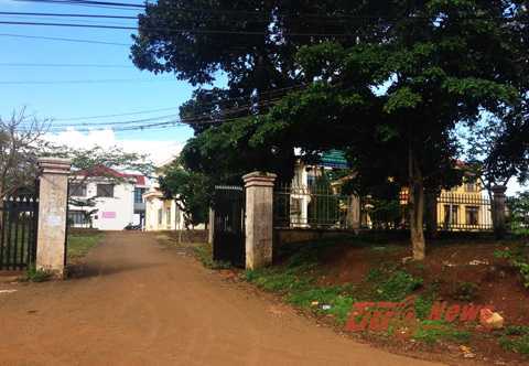 Ghen tuông, trưởng thôn xông vào cơ quan đánh Phó bí thư xã