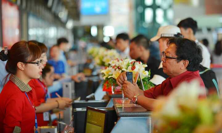 Ngày mai, 100.000 vé máy bay giá từ 0 đồng đi quốc tế được bán