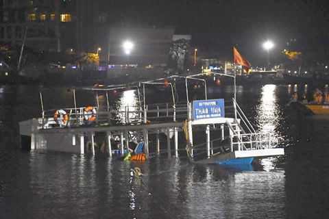 Tàu du lịch lật trên sông Hàn đã từng chìm 2 năm trước