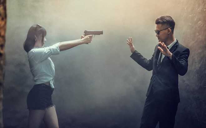 Ảnh kỷ yếu độc đáo phong cách 'xã hội đen' của học sinh Hà Nội