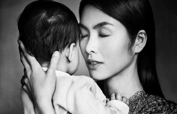 Tăng Thanh Hà bị chê gầy bên cạnh con trai cưng