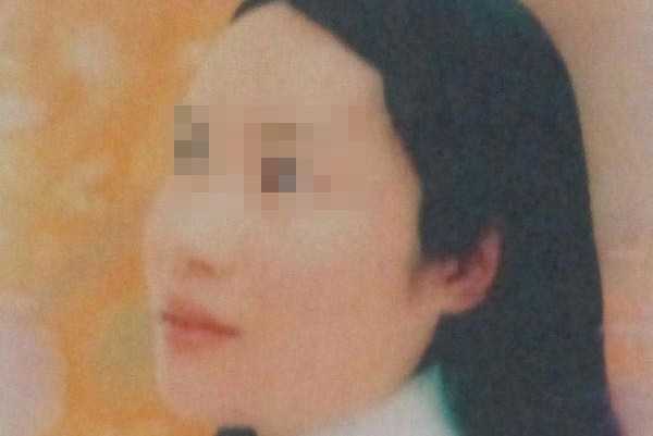 Gặp ‘bóng ma tóc dài’ mặc áo trắng dọa ô tô và nỗi xót xa về thân phận ‘ma nữ’